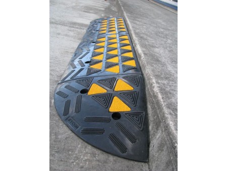 Kerb Ramp - Side Walk Ramp 10cm Height in Qatar